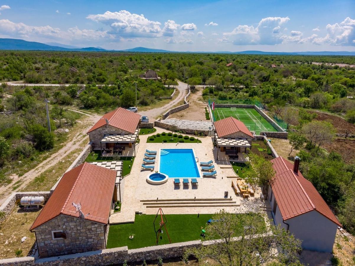 New! Promina Luxury Villa With 72Sqm Heated Pool, Jacuzzi, Infrared Sauna, Tennis Court, Media Room Bogatić المظهر الخارجي الصورة