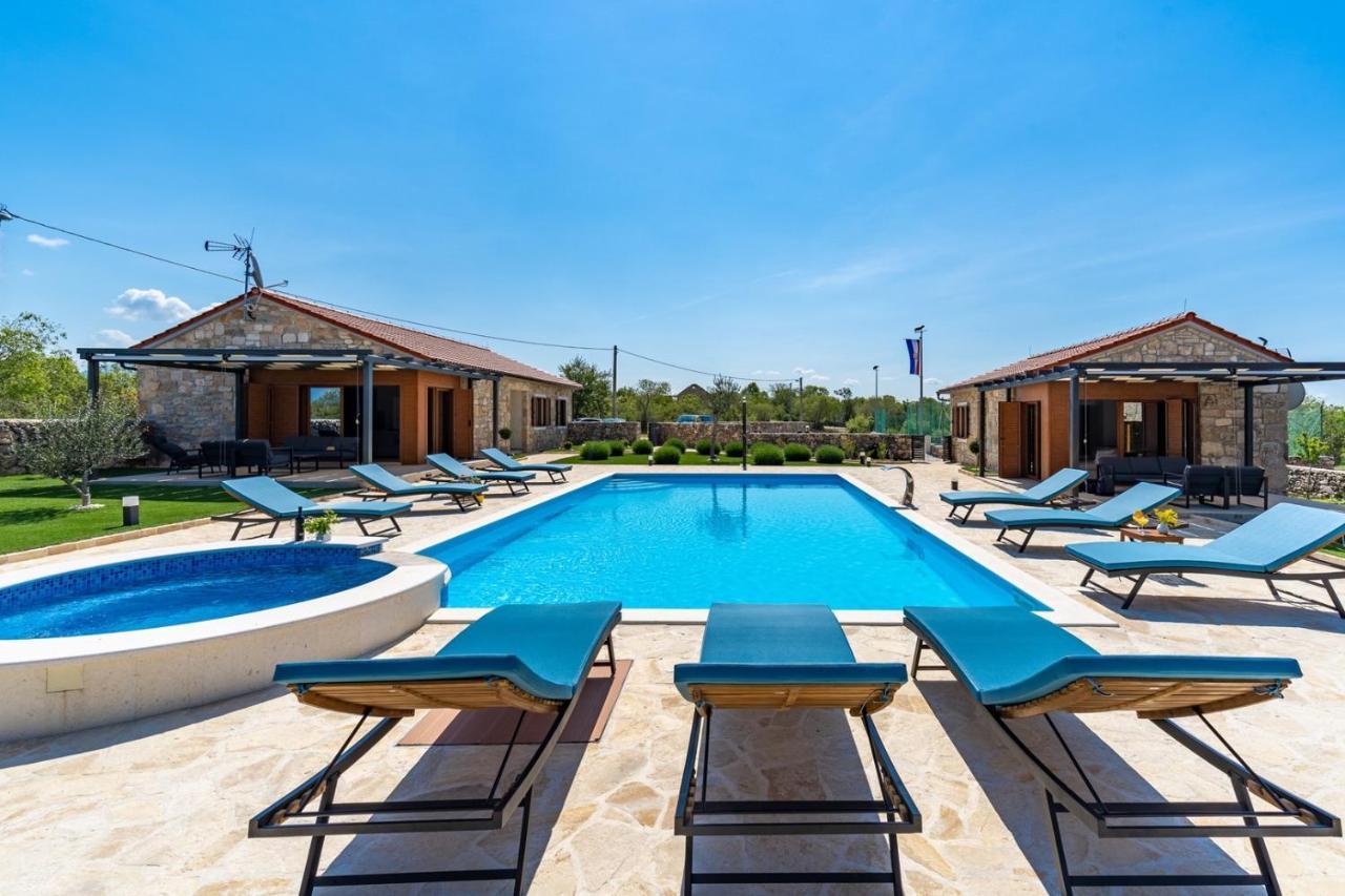 New! Promina Luxury Villa With 72Sqm Heated Pool, Jacuzzi, Infrared Sauna, Tennis Court, Media Room Bogatić المظهر الخارجي الصورة
