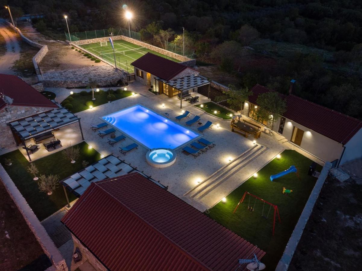 New! Promina Luxury Villa With 72Sqm Heated Pool, Jacuzzi, Infrared Sauna, Tennis Court, Media Room Bogatić المظهر الخارجي الصورة
