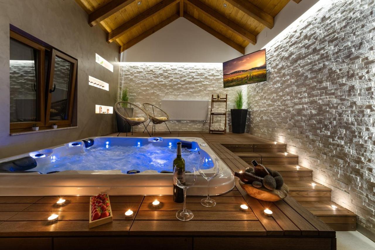 New! Promina Luxury Villa With 72Sqm Heated Pool, Jacuzzi, Infrared Sauna, Tennis Court, Media Room Bogatić المظهر الخارجي الصورة