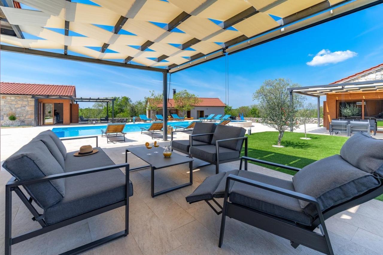 New! Promina Luxury Villa With 72Sqm Heated Pool, Jacuzzi, Infrared Sauna, Tennis Court, Media Room Bogatić المظهر الخارجي الصورة