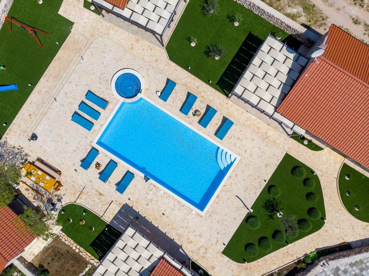 New! Promina Luxury Villa With 72Sqm Heated Pool, Jacuzzi, Infrared Sauna, Tennis Court, Media Room Bogatić المظهر الخارجي الصورة